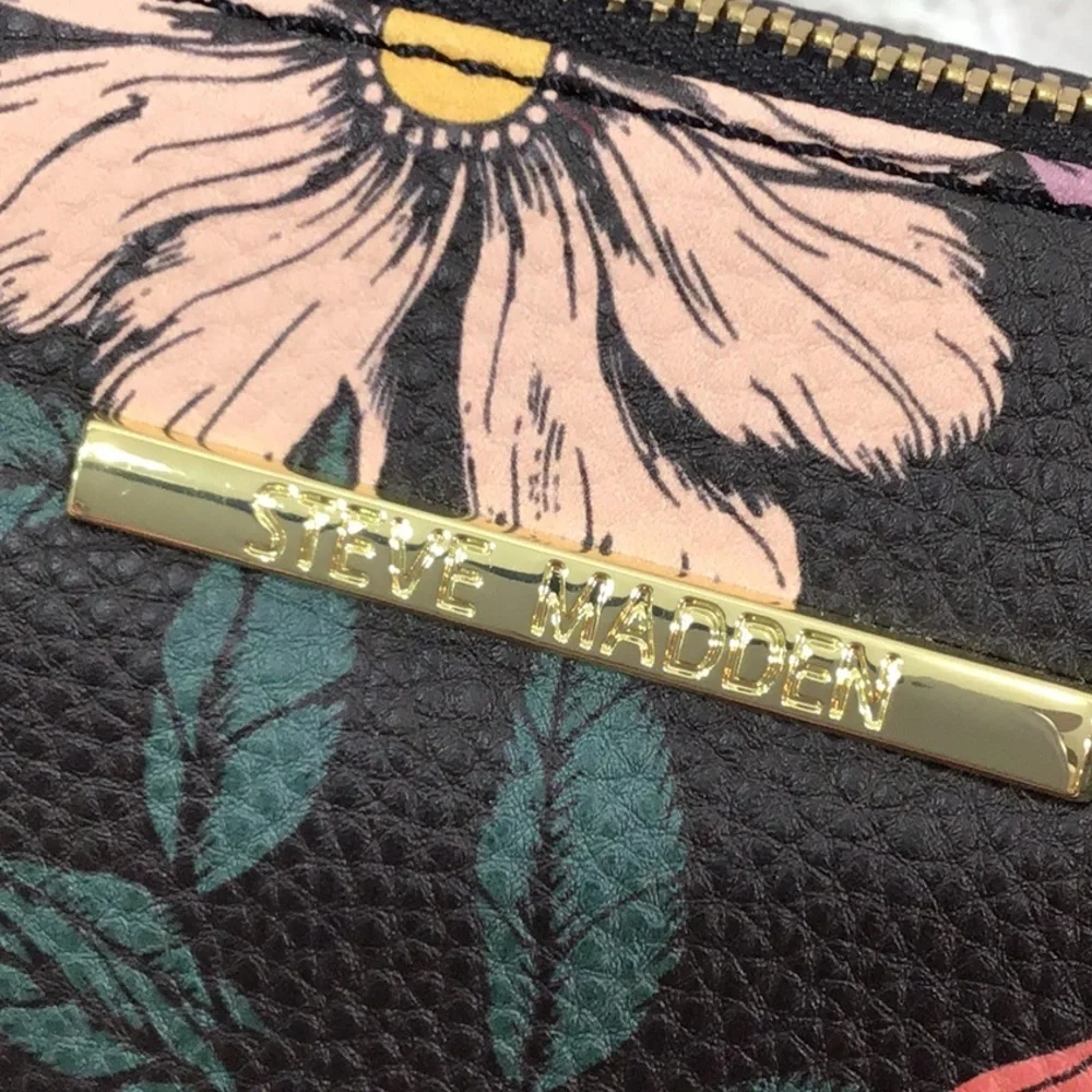 Steve Madden floral large wristlet clutch
